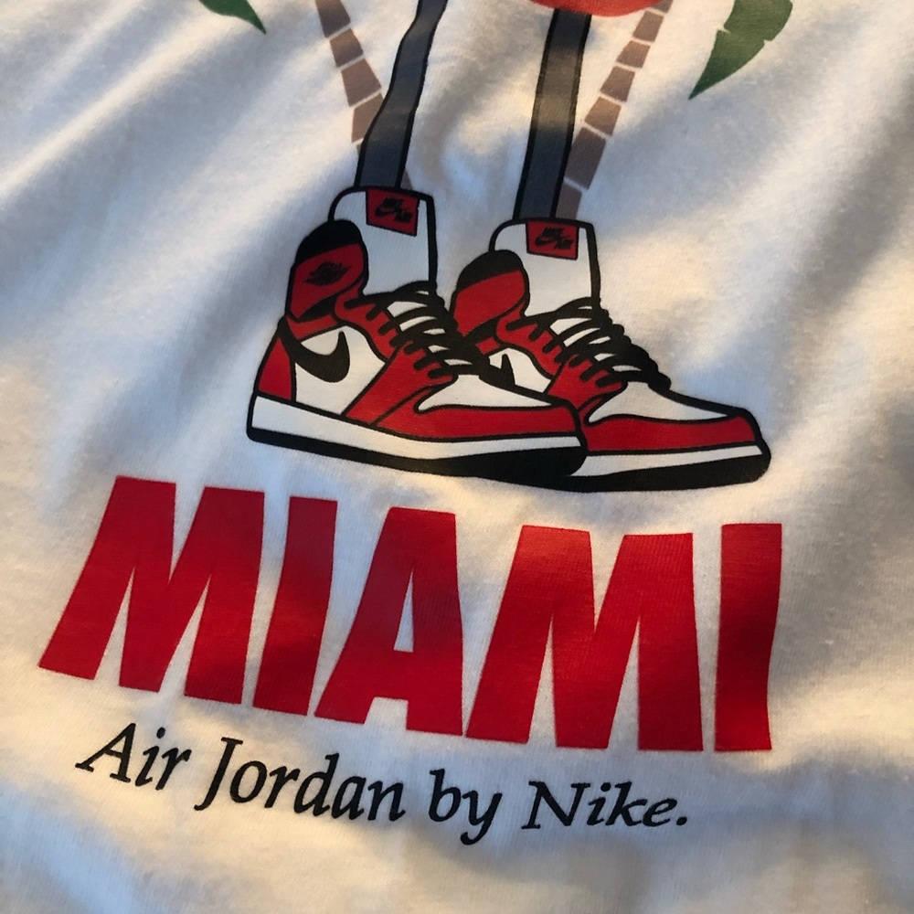 NWT Jordan 1 Miami Tee size XL